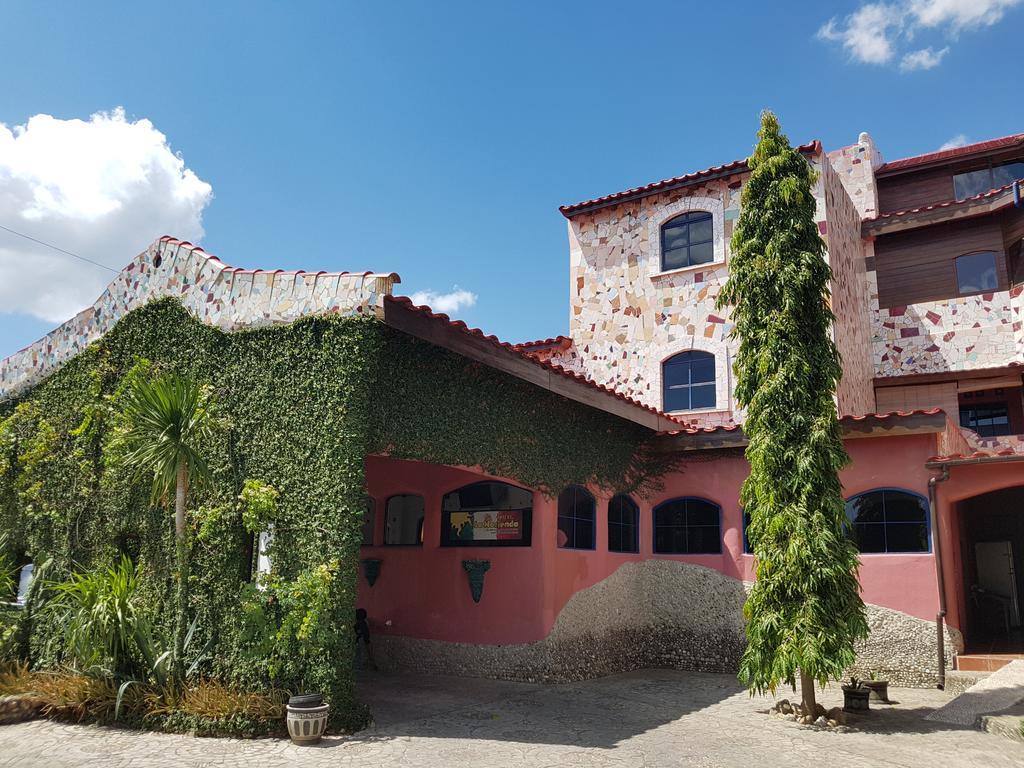 Hotel La Hasienda Kupang  Exterior photo
